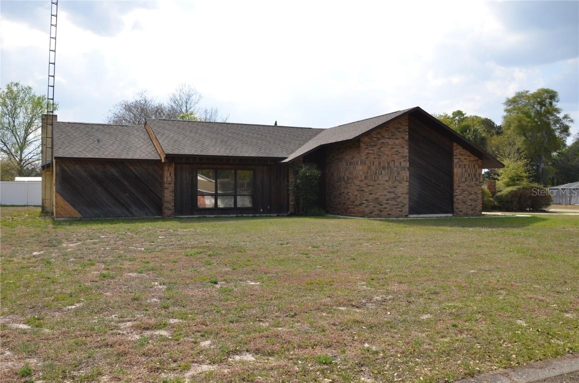 35231 Maple Leaf Dr., Fruitland Park, FL 34731