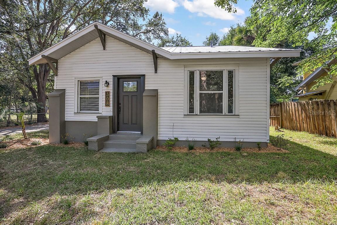 308 S Dixie Ave., Fruitland Park, FL 34731