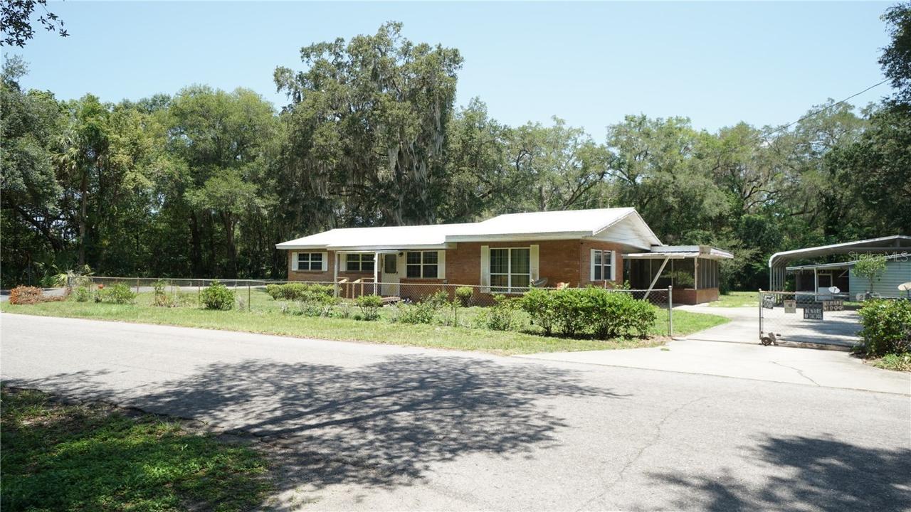 2812 Seminole Tr., Leesburg, FL 34748