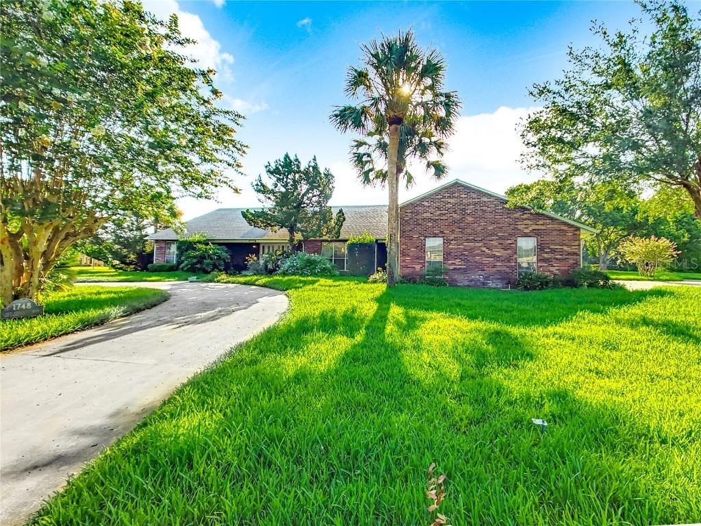 1748 Lake Terrace Dr., Eustis, FL 32726