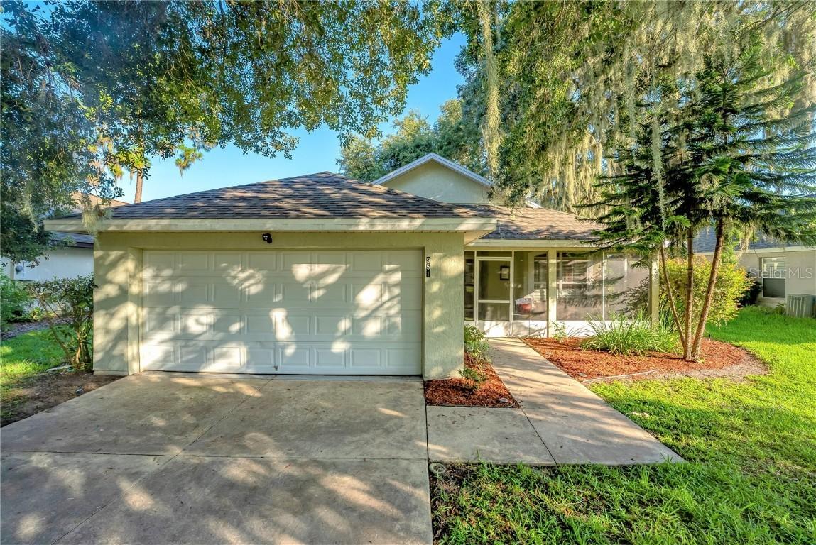 951 Vindale Rd., Tavares, FL 32778