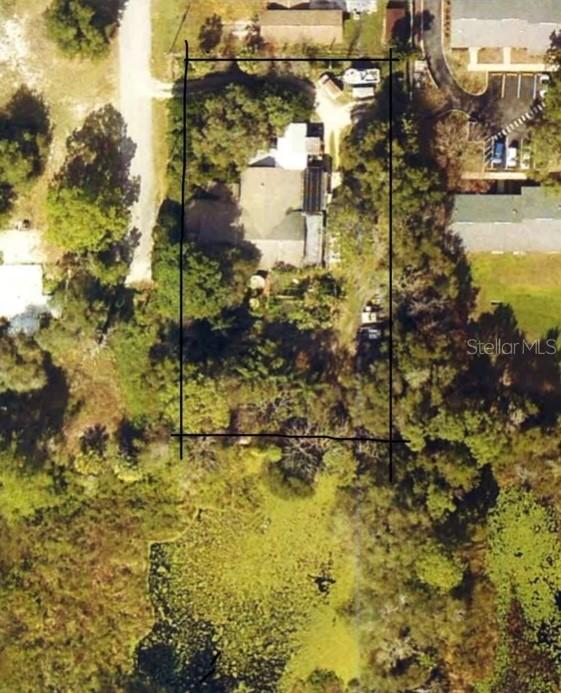 912 Holiday Ln., Leesburg, FL 34748