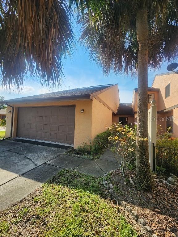 1072 Island Way, Leesburg, FL 34748