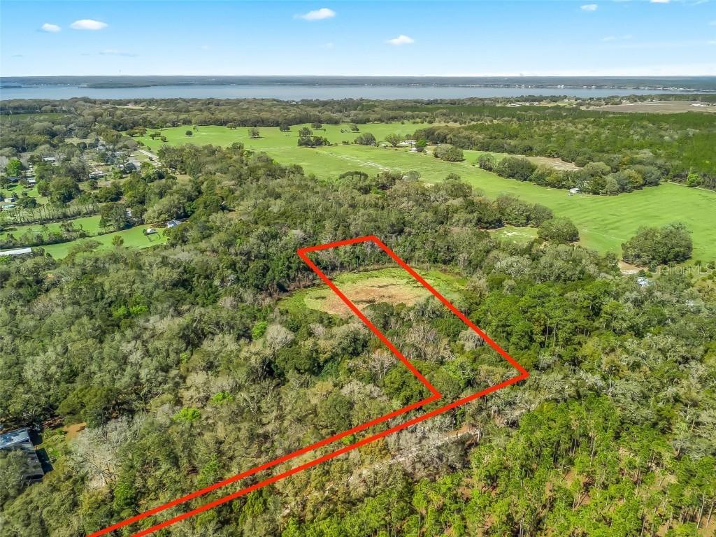 15363 SE 156th Place Rd., Weirsdale, FL 32195