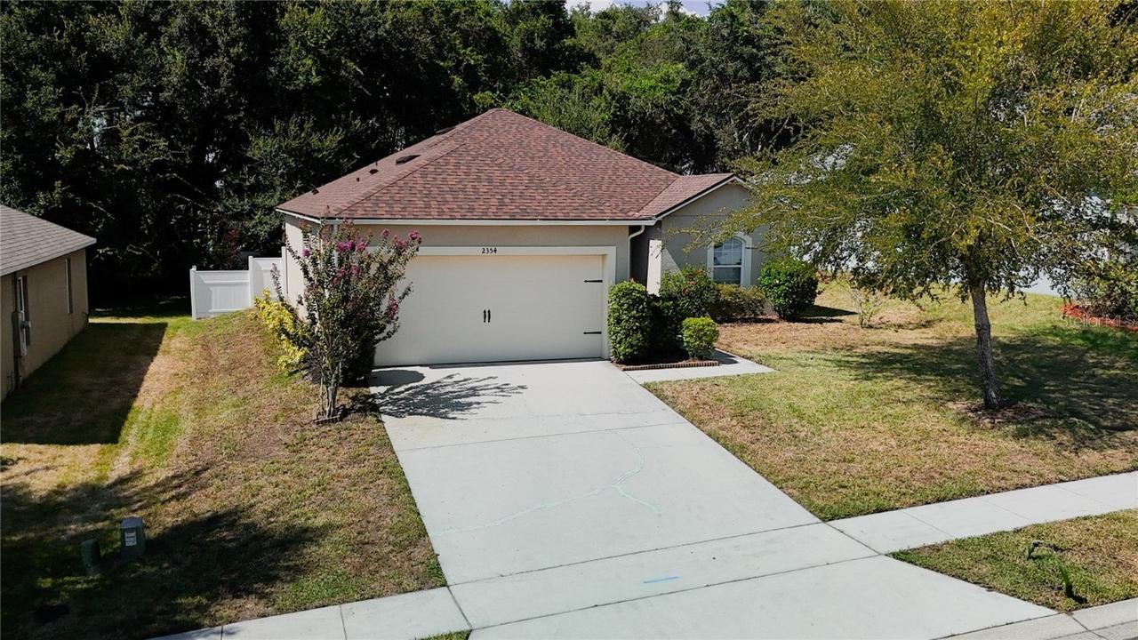 2354 Valhalla Dr., Tavares, FL 32778