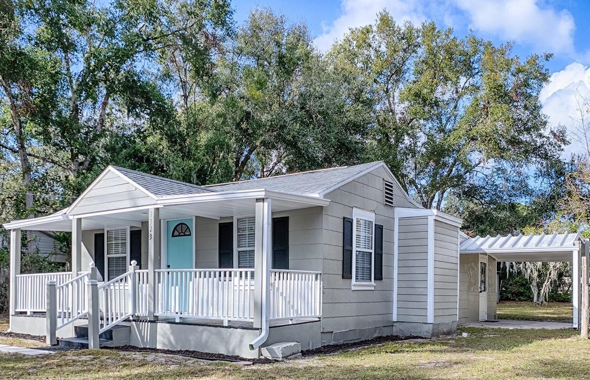 1323 Liberty Ave., Mount Dora, FL 32757