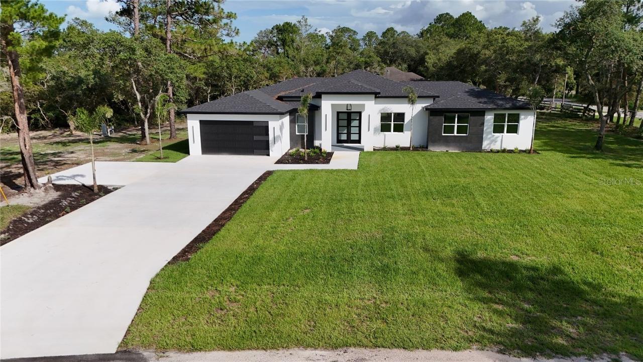 42200 Chinaberry St., Eustis, FL 32736