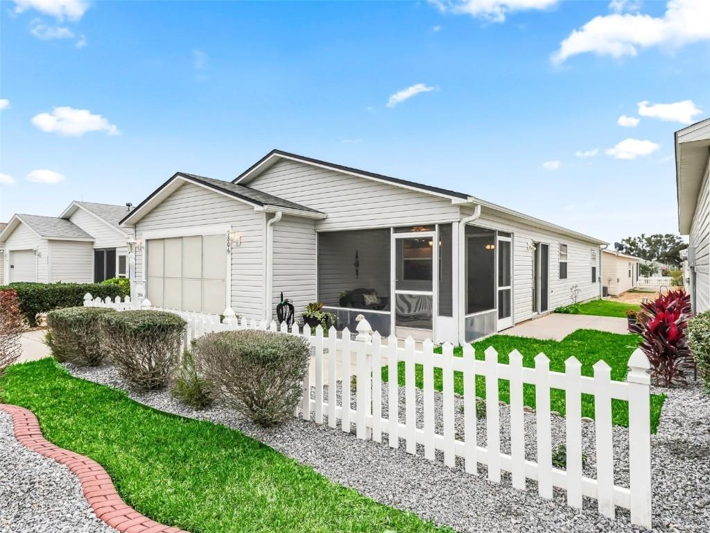 2806 Salamanca St., The Villages, FL 32162