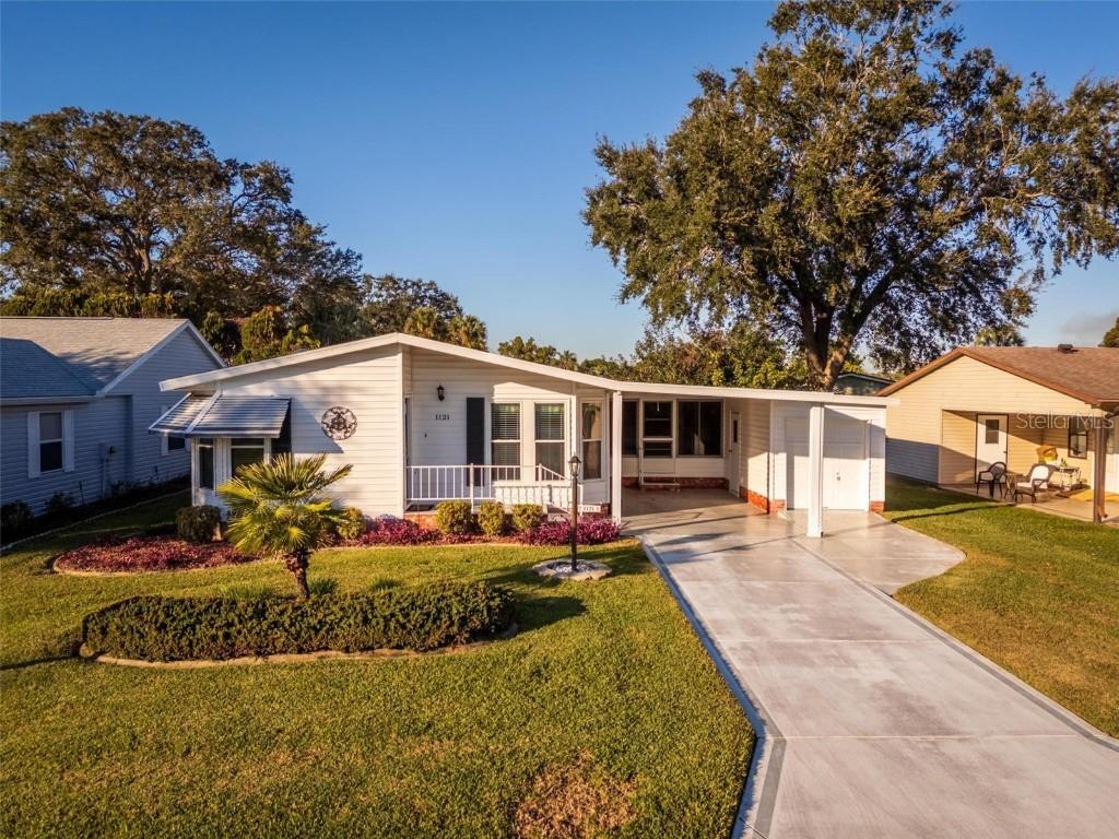 1121 Paradise Dr., Lady Lake, FL 32159