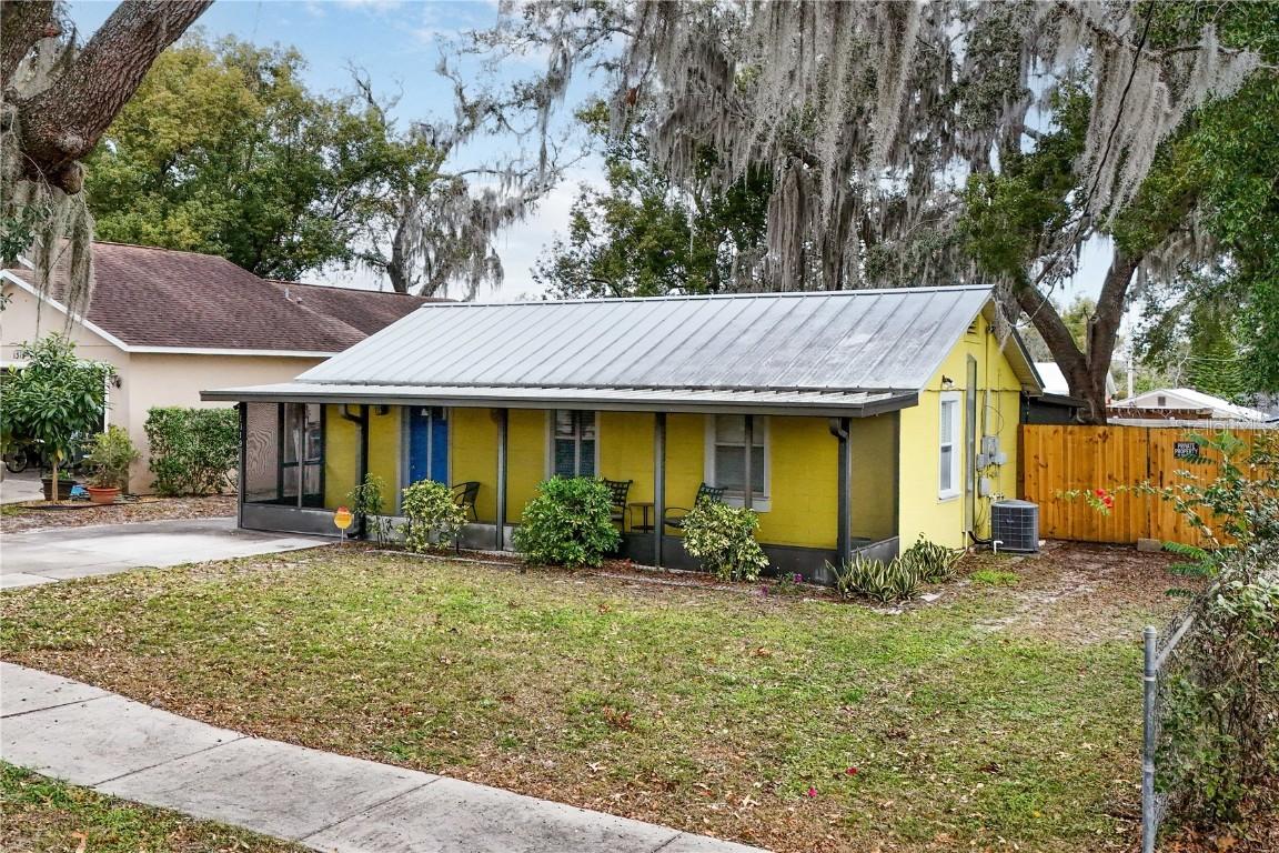 1319 Stowe Ave., Mount Dora, FL 32757
