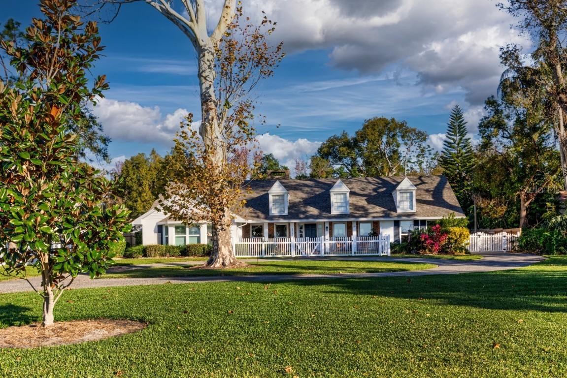1735 Lakeshore Dr., Mount Dora, FL 32757