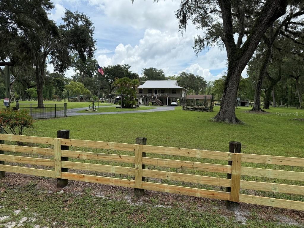 2403 County Road 416n, Lake Panasoffkee, FL 33538