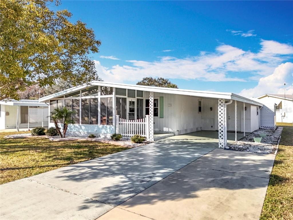 1026 Capella Dr., Tavares, FL 32778