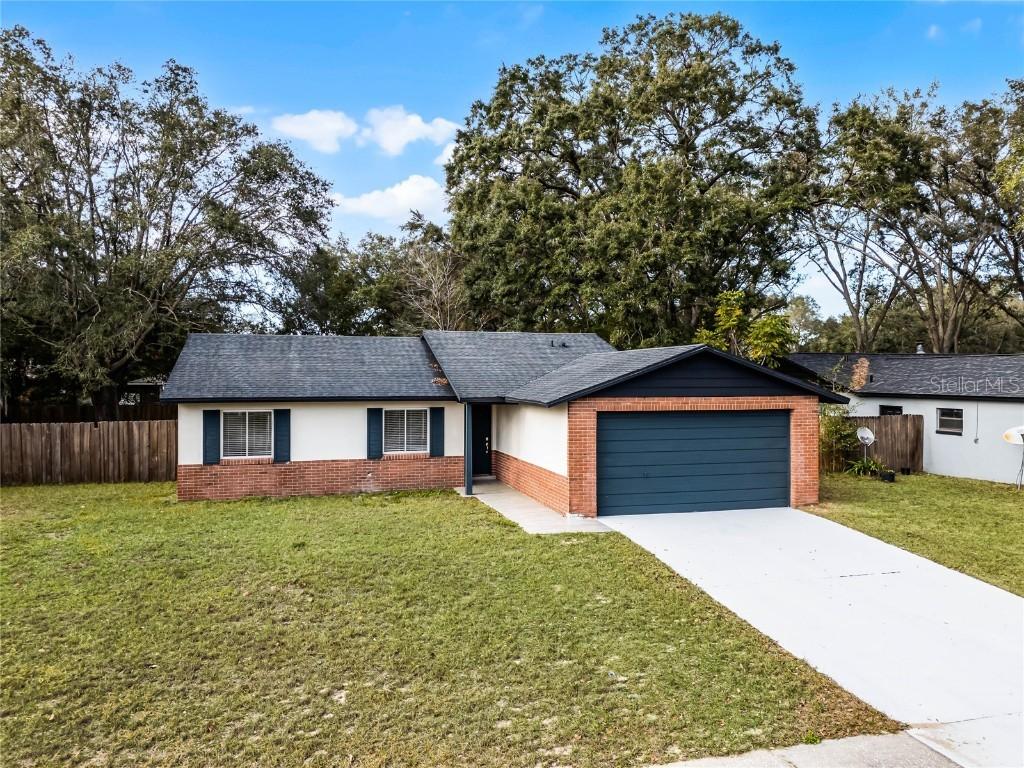 2725 Lakewood Ln., Eustis, FL 32726