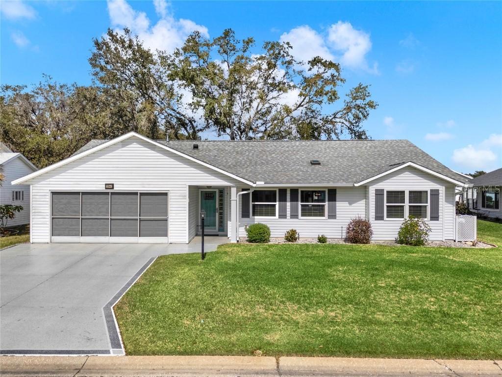 25941 Newcombe Cir., Leesburg, FL 34748