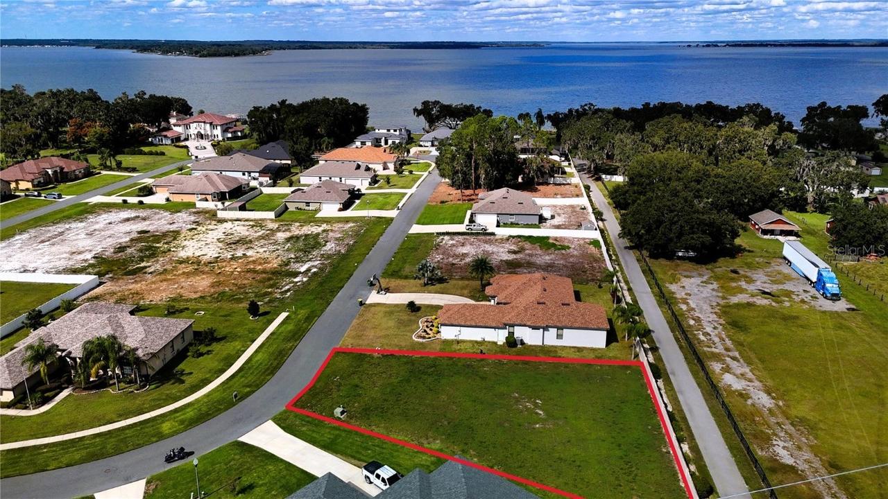 817 Oaks Shores Rd., Leesburg, FL 34748