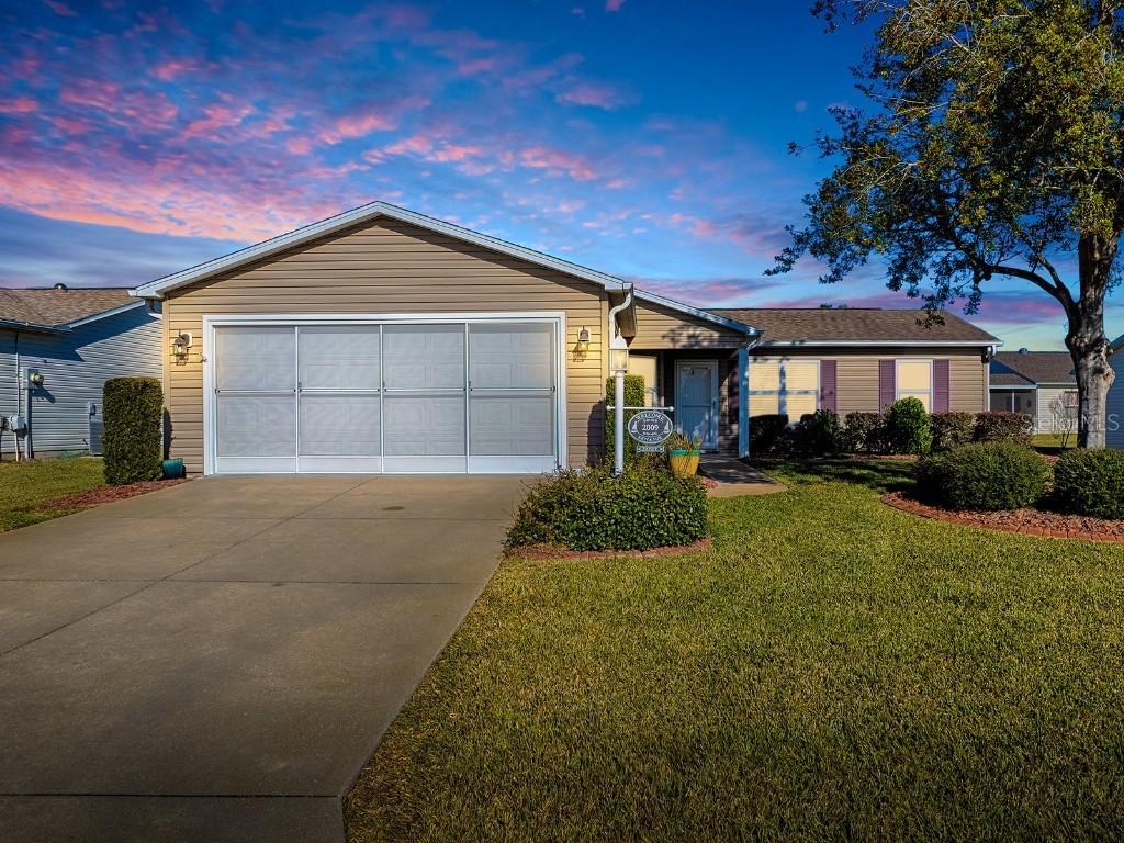 2009 Claudio Ln., The Villages, FL 32159