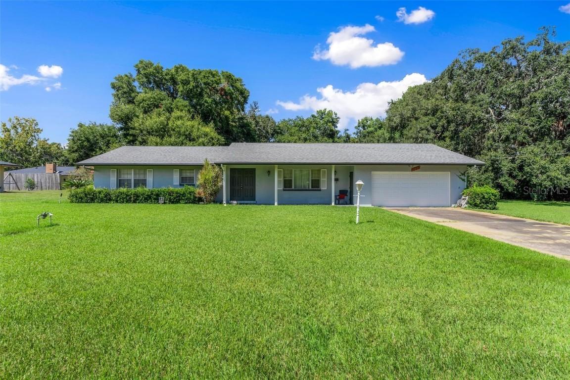 2010 Hollywood Dr., Leesburg, FL 34748