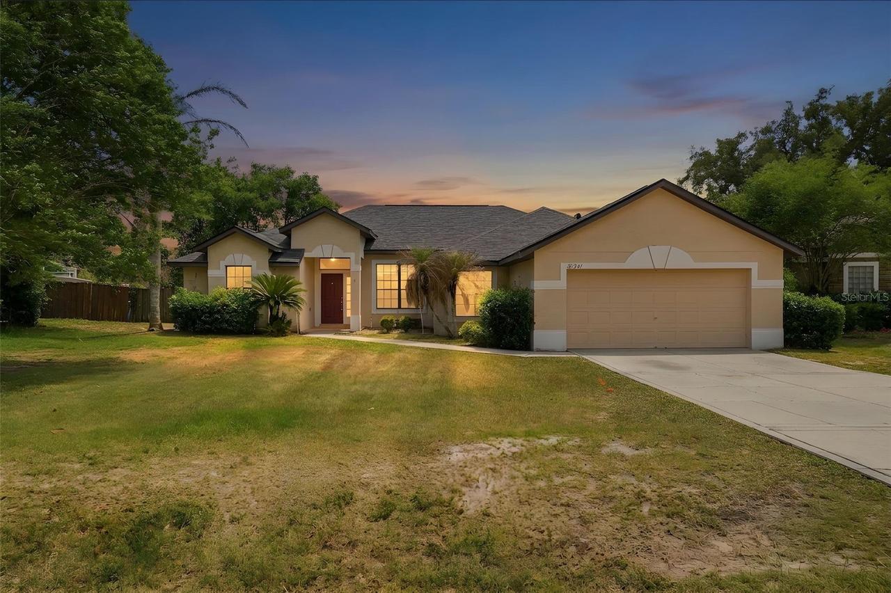 36341 Grand Island Oaks Cir., Grand Island, FL 32735