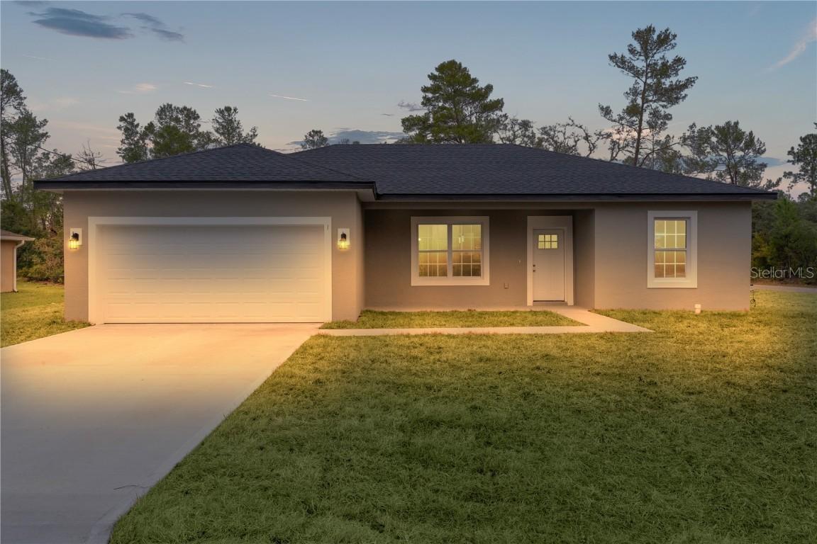 1 Malauka Pass Ct., Ocklawaha, FL 32179