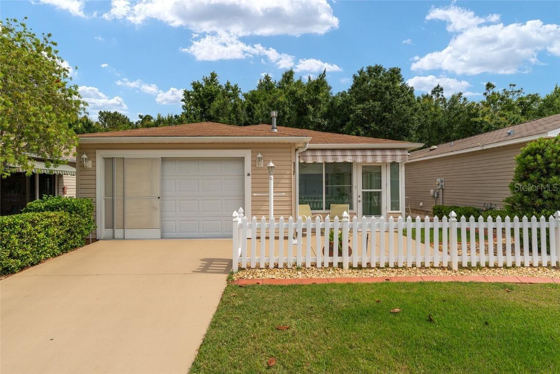 317 Emmalee Pl., The Villages, FL 32162
