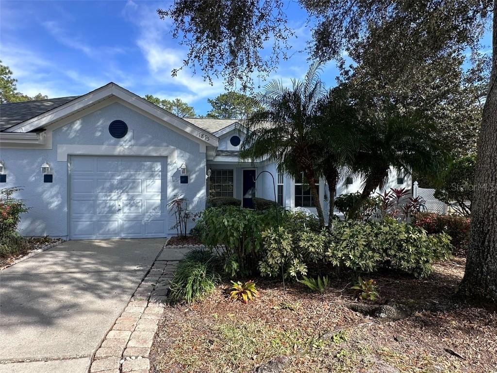 1895 Country Club Blvd., Mount Dora, FL 32757