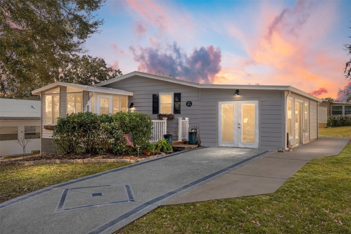 1404 Torrey Pines Dr., The Villages, FL 32159