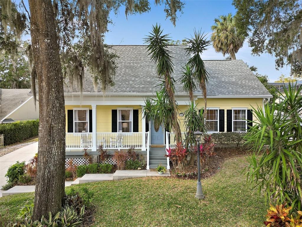 163 N Clayton St., Mount Dora, FL 32757