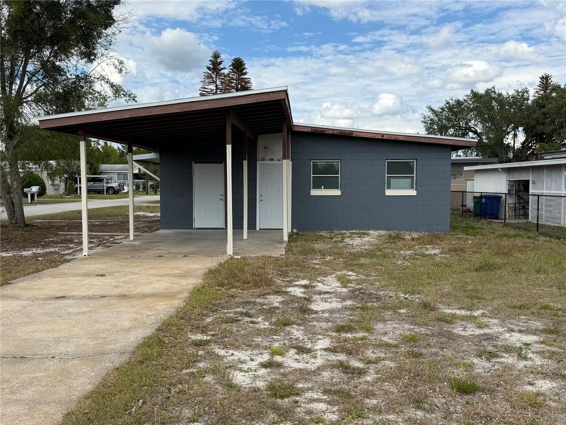 1121 Oakland Dr., Tavares, FL 32778
