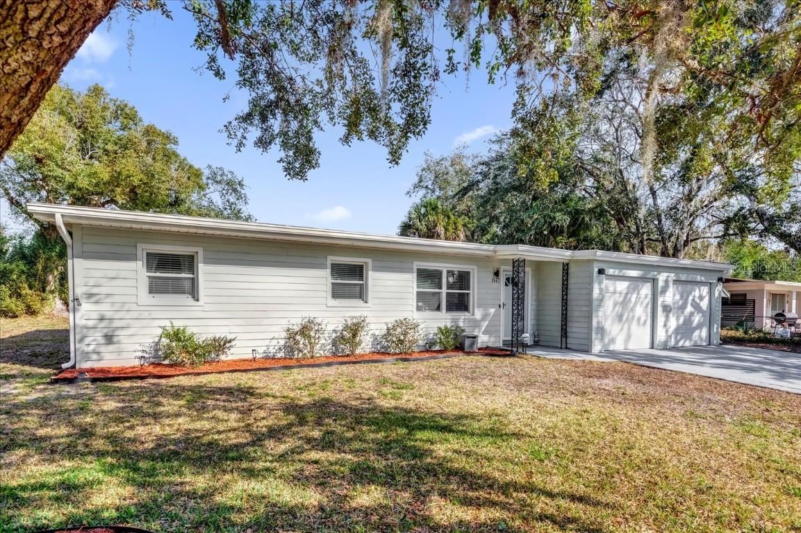 2667 Northland Rd, Mount Dora, FL 32757