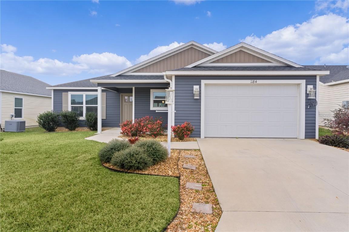 284 Pelchat Pl., The Villages, FL 32163