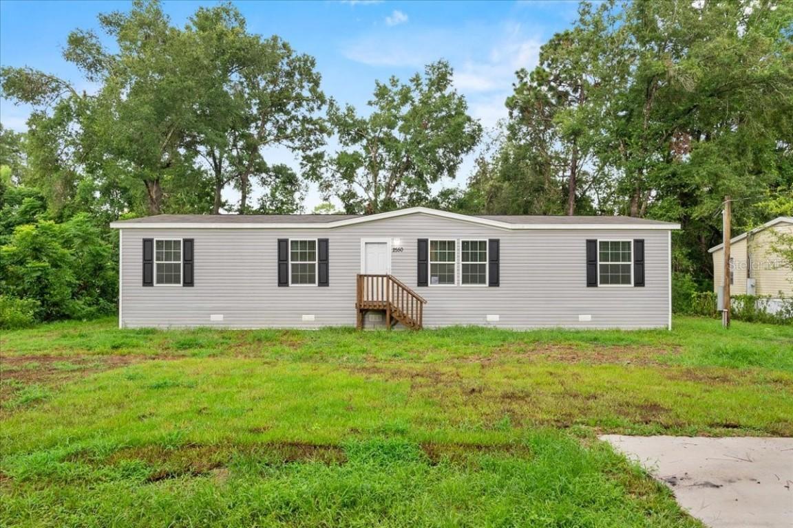 114 Mark Ave., Lady Lake, FL 32159