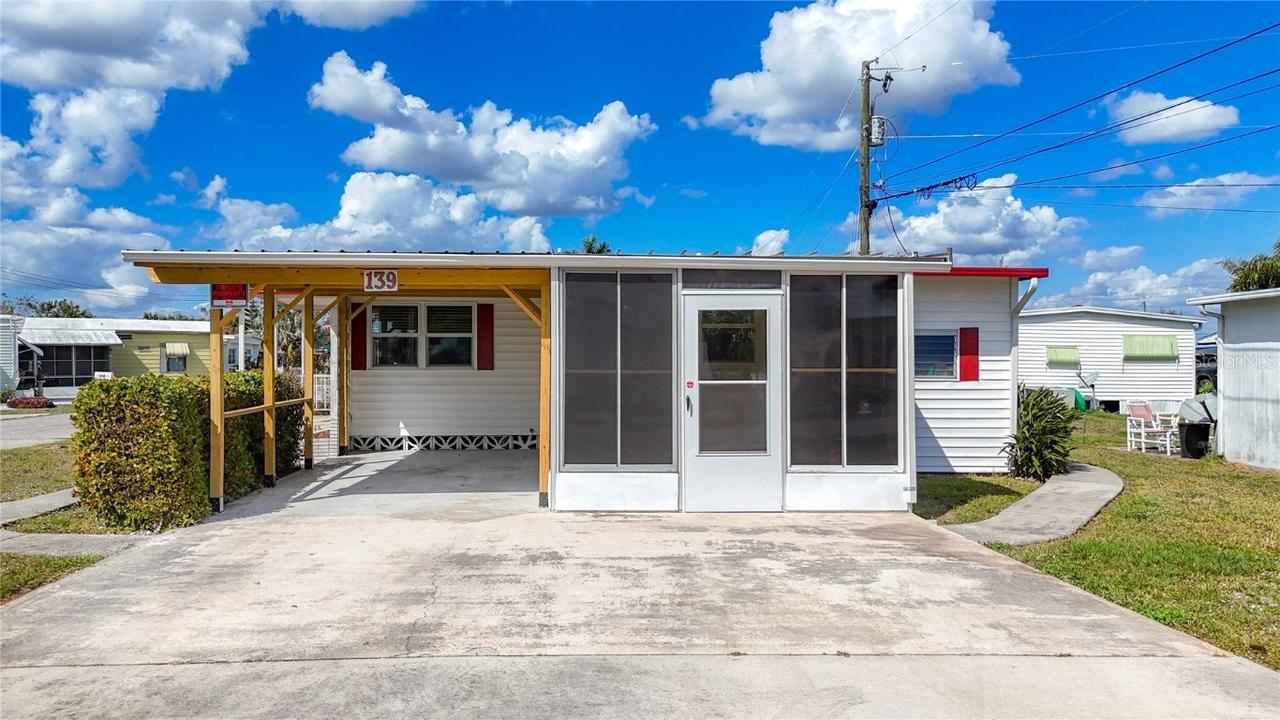 139 Gaslight Ave., North Fort Myers, FL 33917