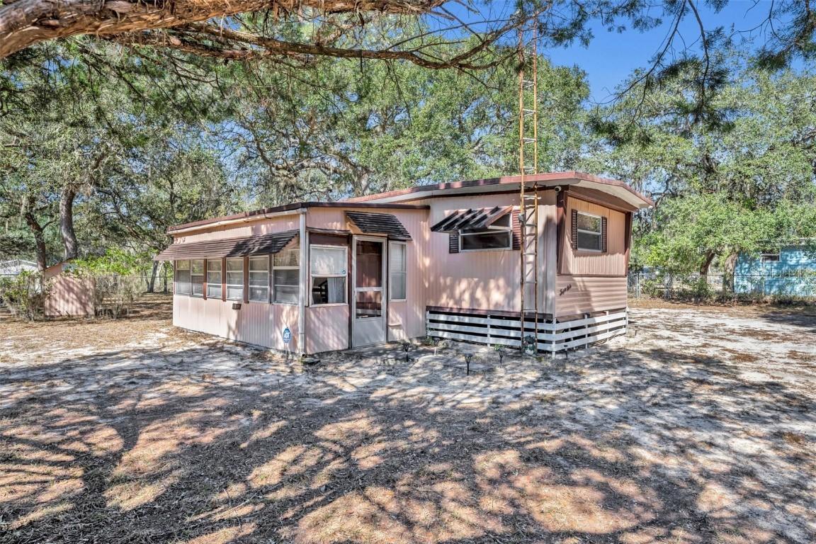 17309 NE 37th Ln., Silver Springs, FL 34488