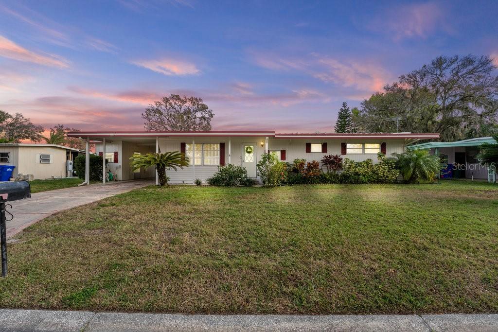 1112 Forest Ln., Tavares, FL 32778