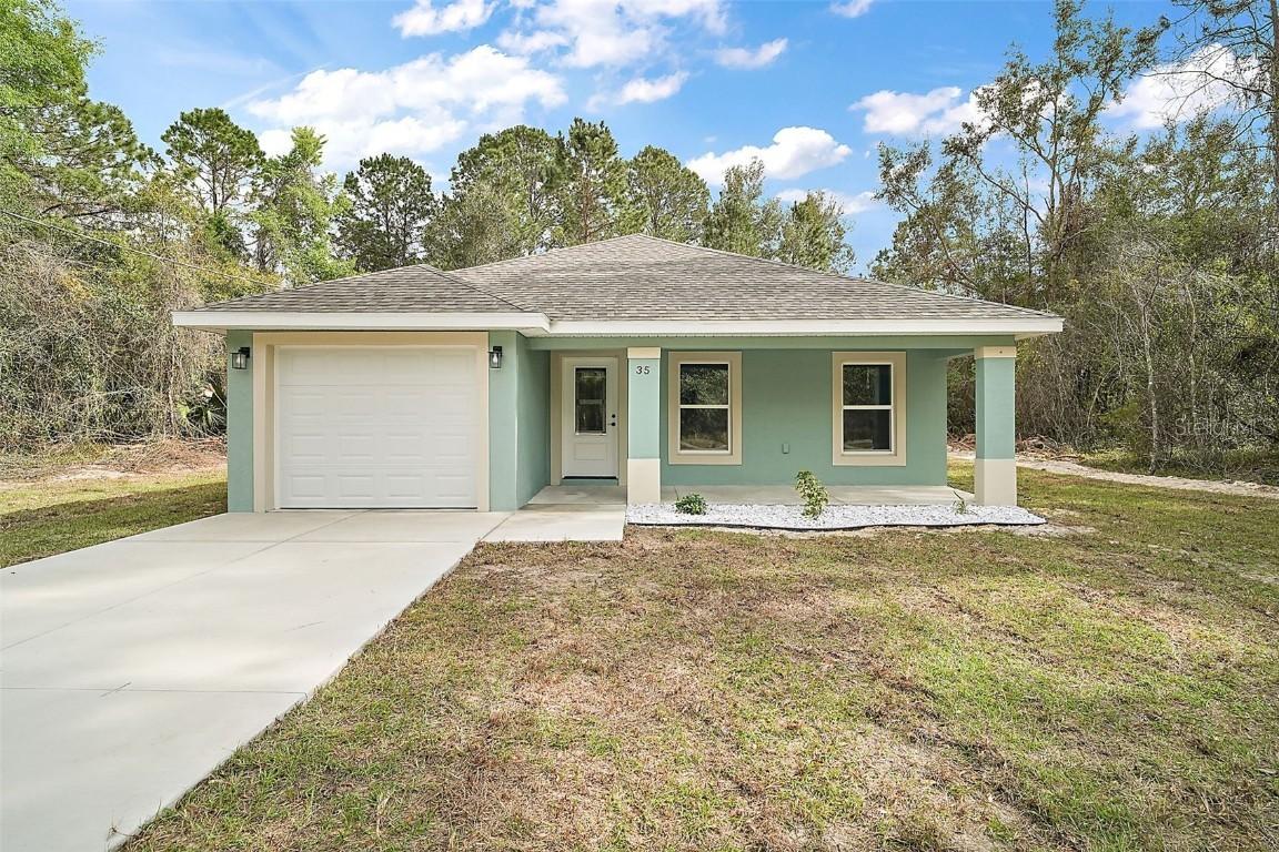 35 Sequoia Loop Ct, Ocklawaha, FL 32179