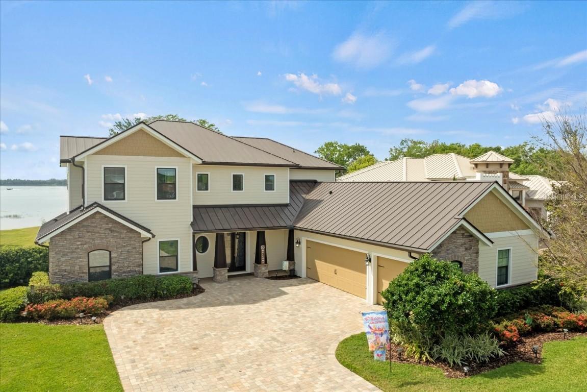 17648 Live Oak Dr, Tavares, FL 32778