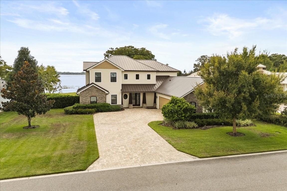 17648 Live Oak Dr, Tavares, FL 32778