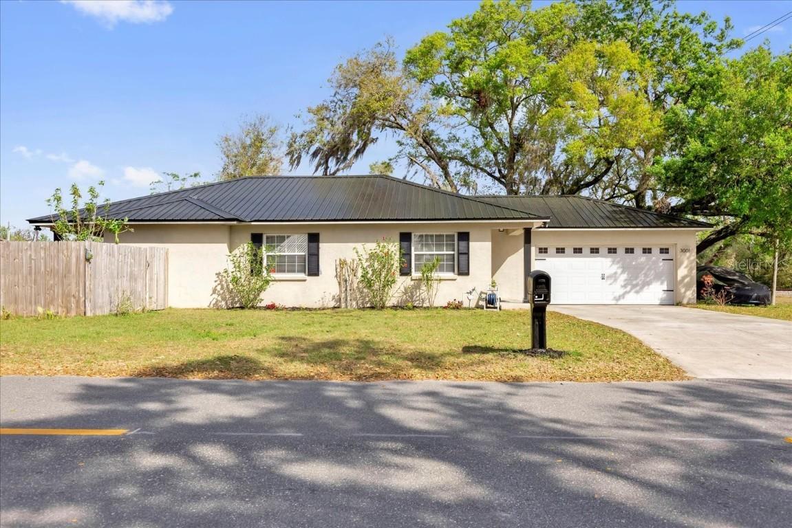 3001 Paul Buchman Hwy., Plant City, FL 33563
