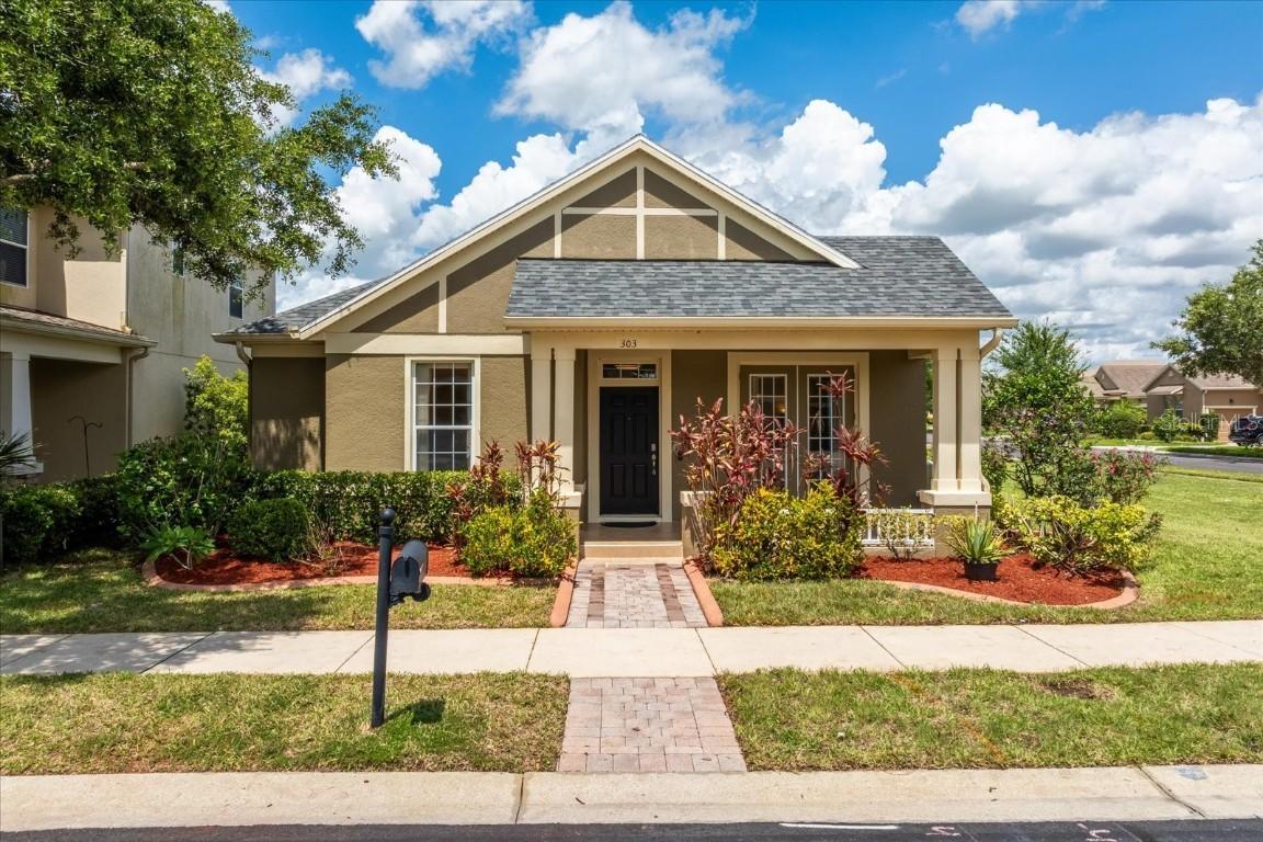 303 White Water Bay Dr., Groveland, FL 34736
