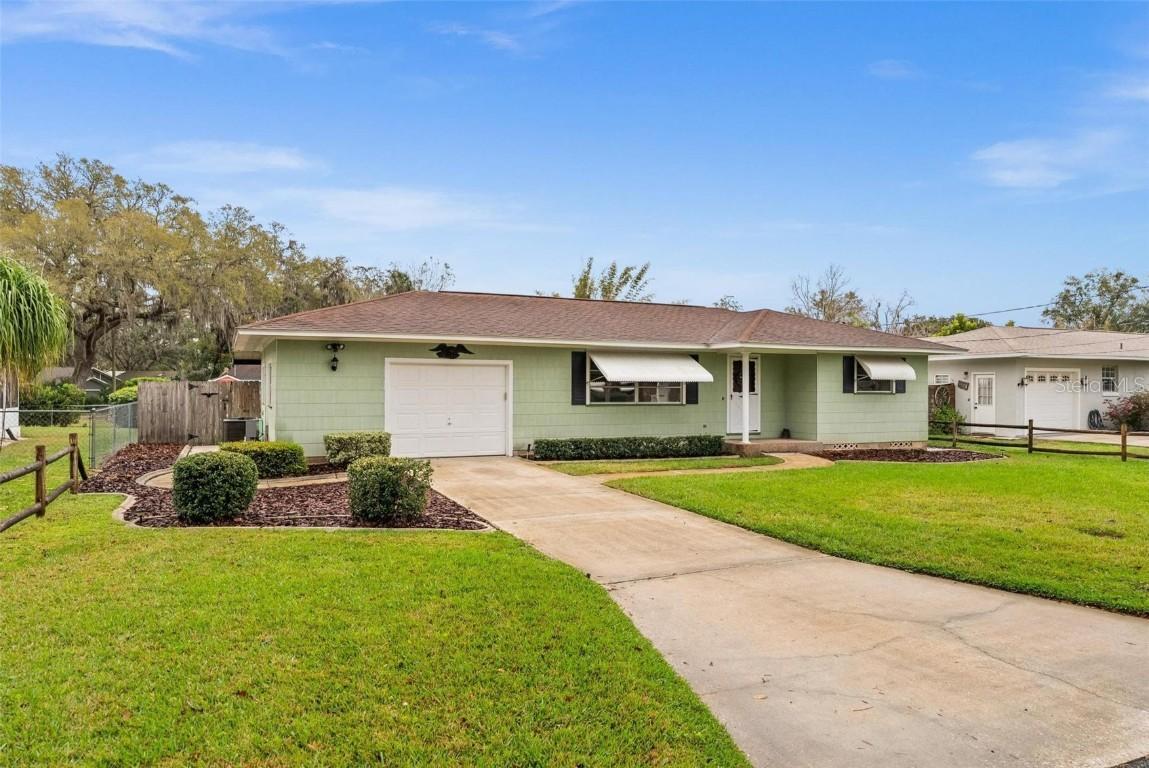 330 N Sunset Dr., Mount Dora, FL 32757