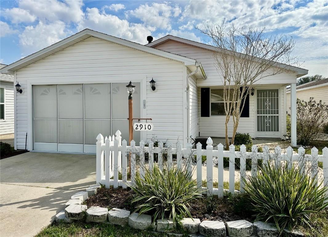2910 Barboza Dr., The Villages, FL 32162