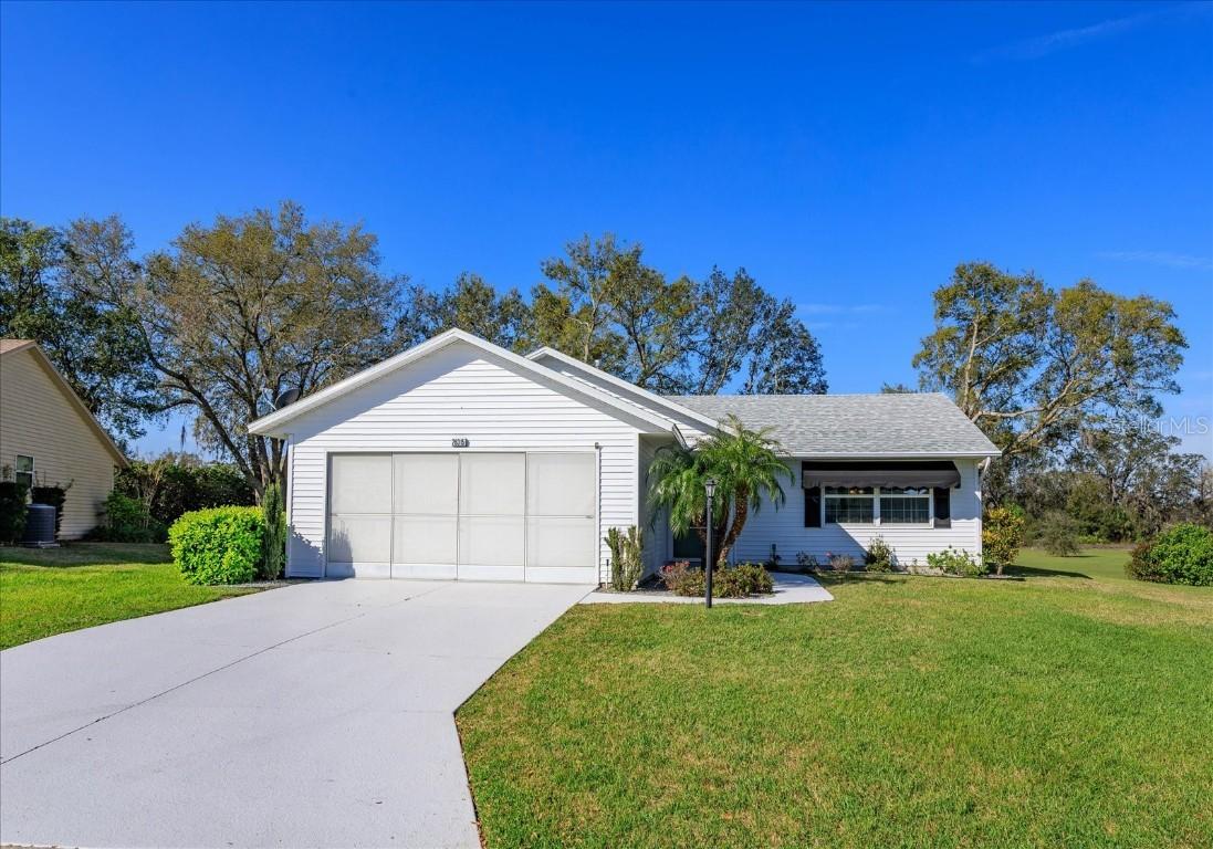 26315 Newcombe Cir., Leesburg, FL 34748