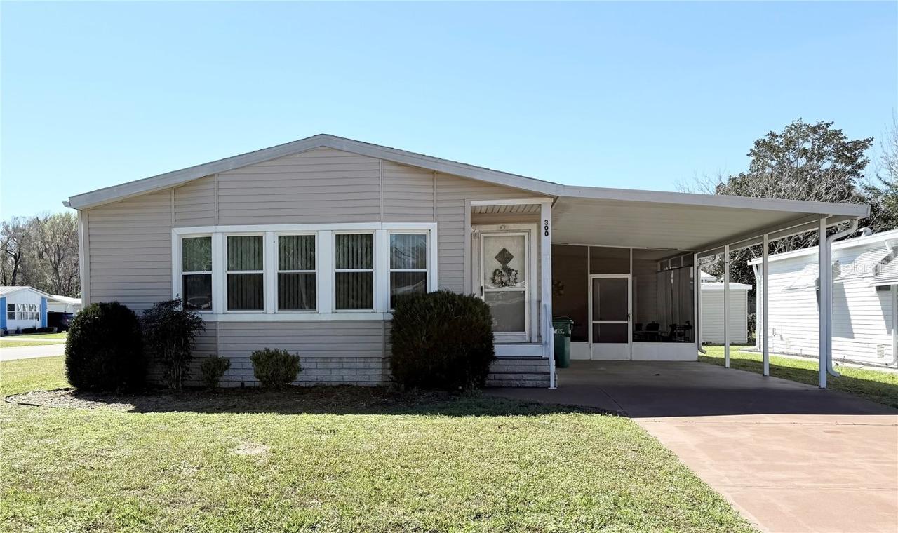 300 Cypress Sq., Wildwood, FL 34785