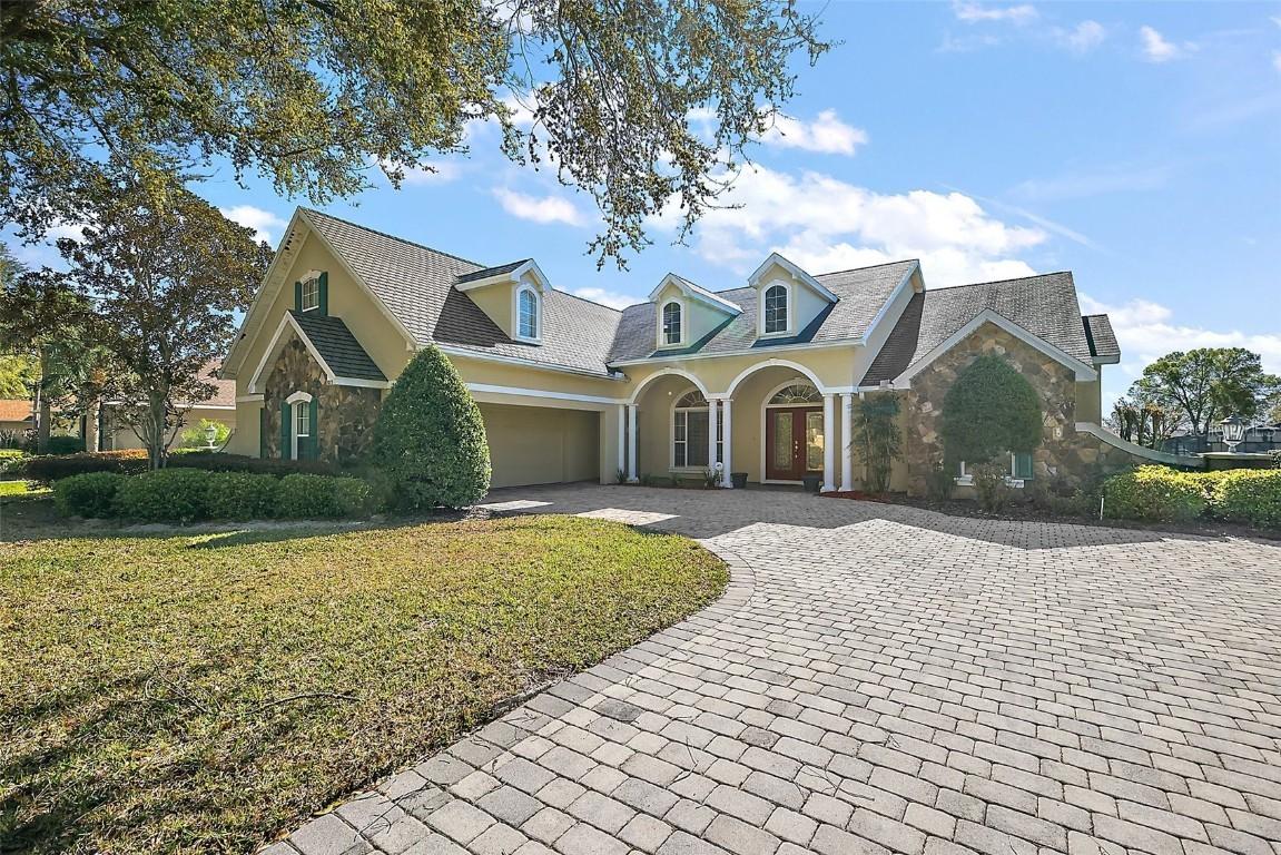 1075 Ceasars Ct., Mount Dora, FL 32757