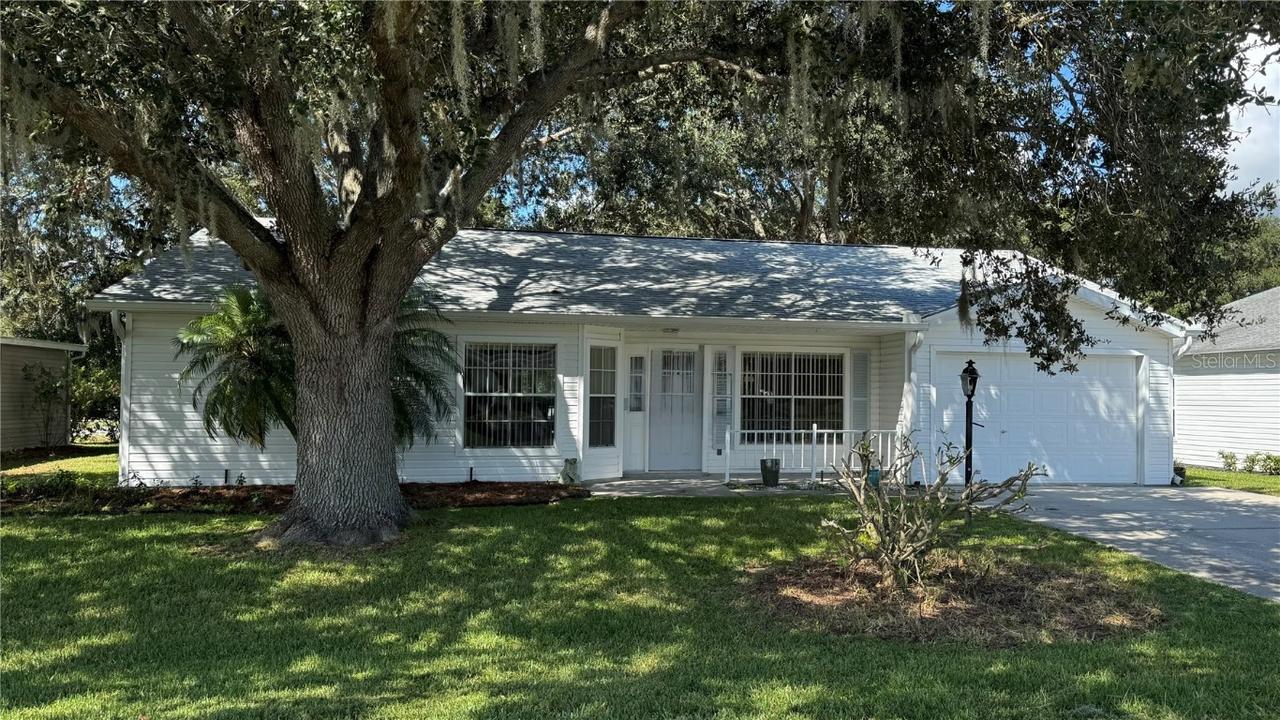 25527 Oak Alley, Leesburg, FL 34748