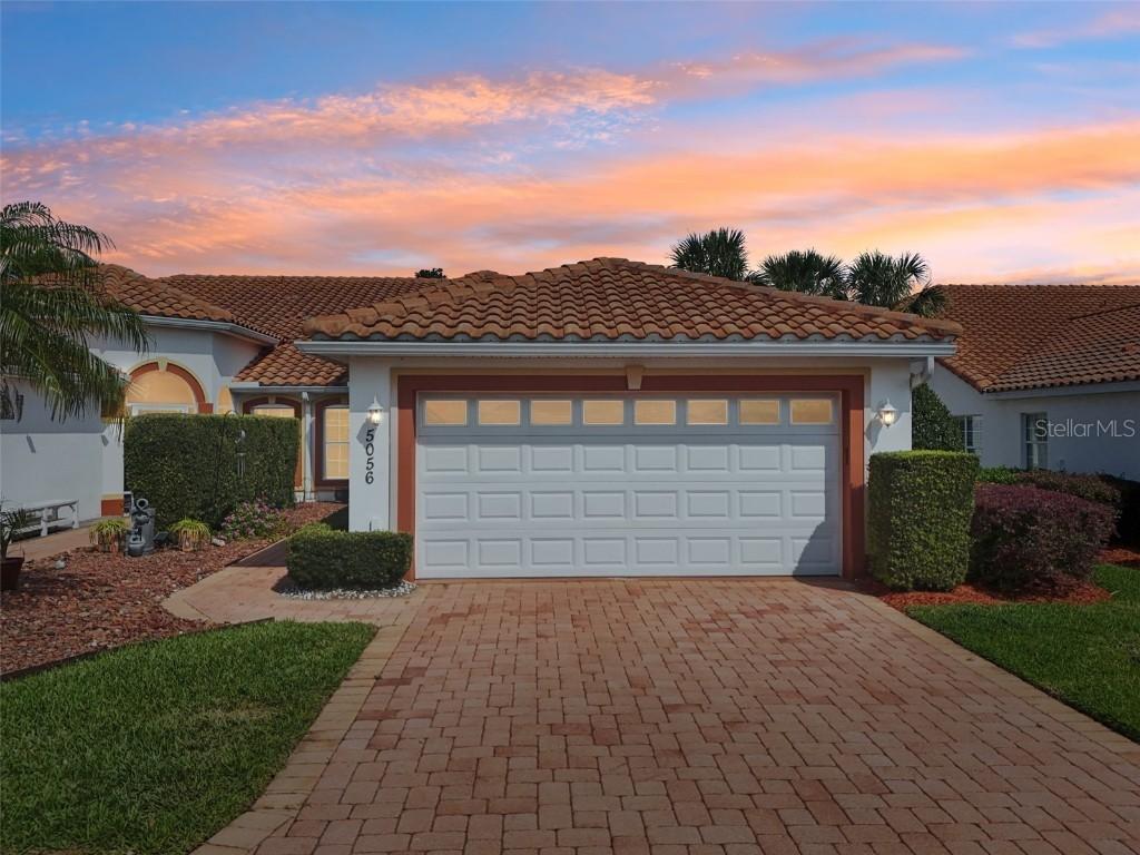5056 Harbour Dr., Oxford, FL 34484