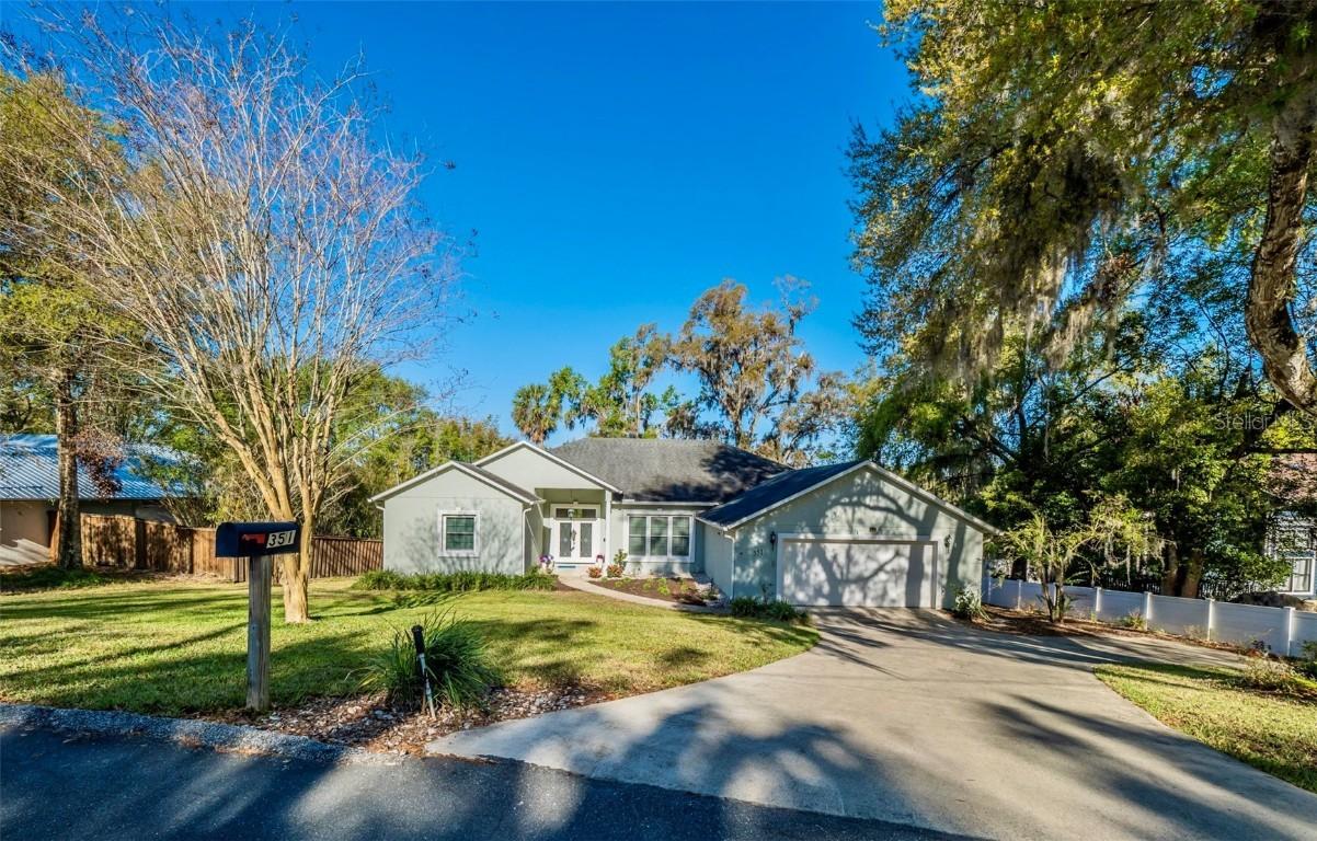 351 Groveland Rd., Mount Dora, FL 32757