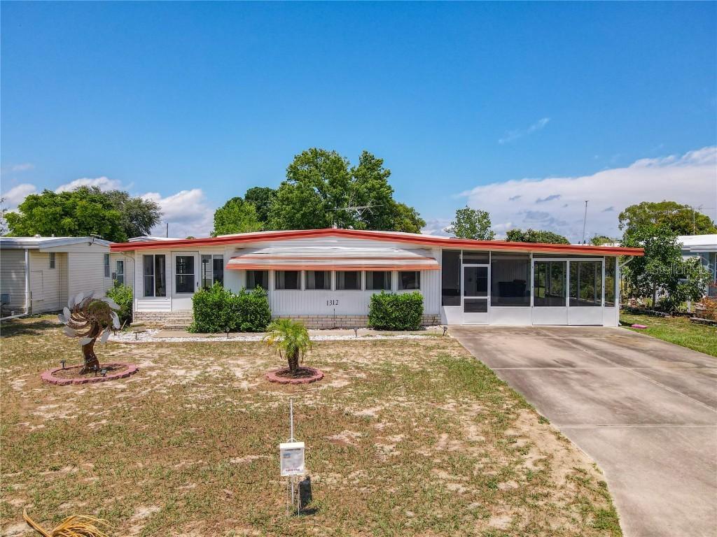 1312 Apache Cir., Tavares, FL 32778