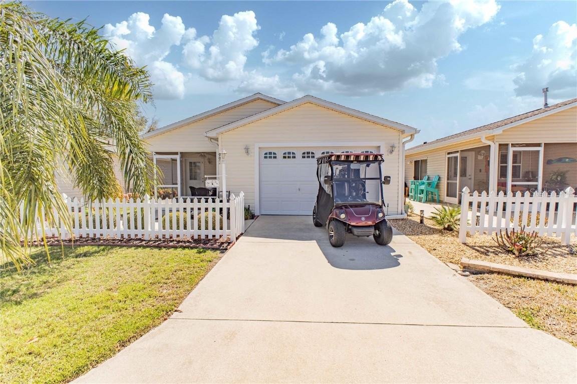 992 Ridgeville Rd., The Villages, FL 32162